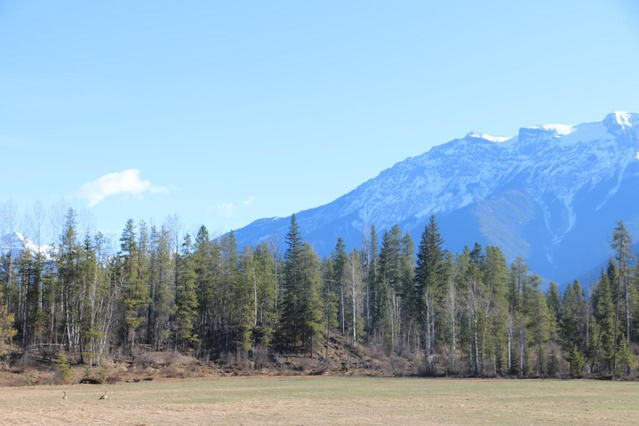 Rocky Mountain Cabins And Home Golden Luaran gambar